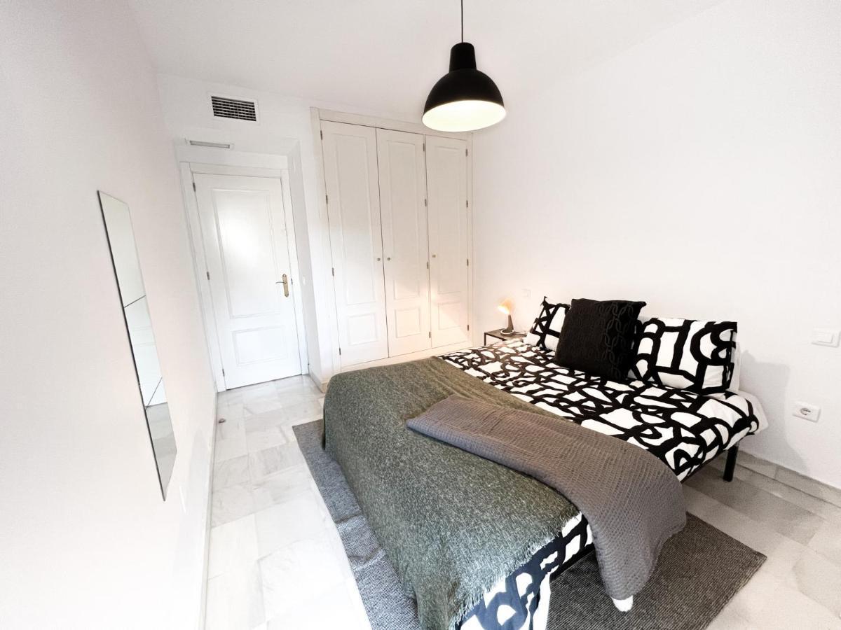 Apartamento 3 Dormitorios En Centro De Con Parking Privado *